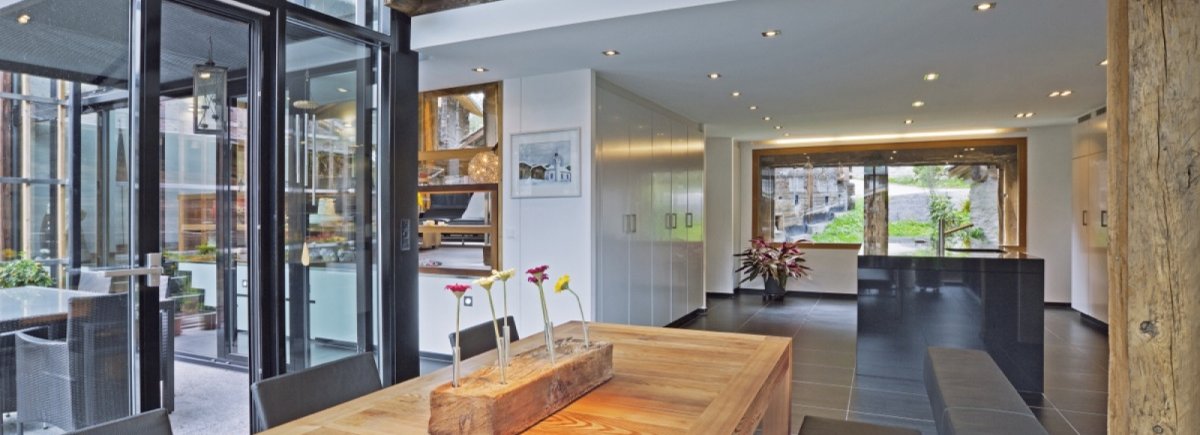 Kulinarische Genüsse in historischem Dorf